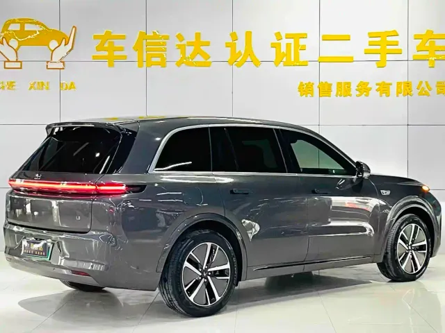 Li Auto L8 — Фото автомобиля 7