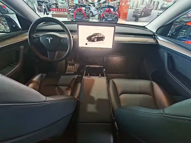 Tesla Model Y 2022 Rear-Wheel Drive Version — Фото автомобиля 20
