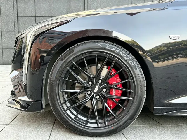 Cadillac CT5 — Фото автомобиля 16
