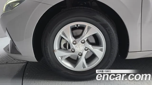 Hyundai AVANTE Avante (CN7) — Фото автомобиля 5