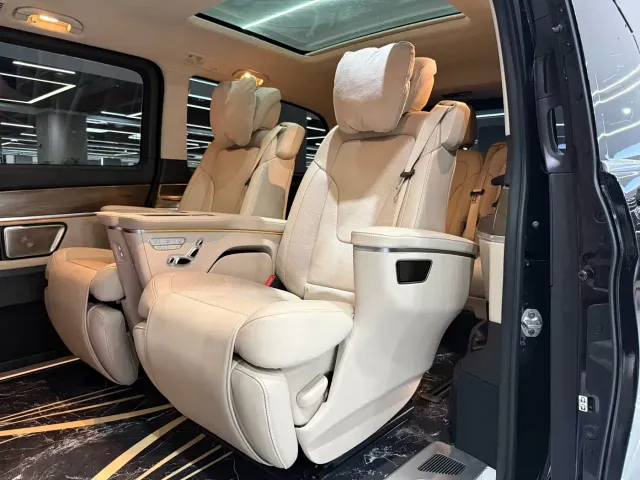 Mercedes-Benz V-Class — Фото автомобиля 15