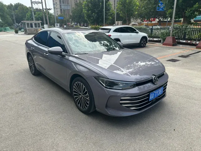 Volkswagen Passat — Фото автомобиля 7