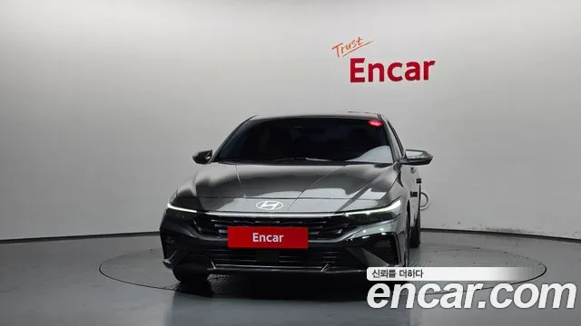 Hyundai Avante CN7 — Фото автомобиля 3