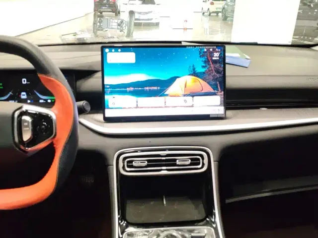 Geely Galaxy Stellar 6 — Фото автомобиля 13