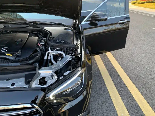 Mercedes-Benz E-Class — Фото автомобиля 20