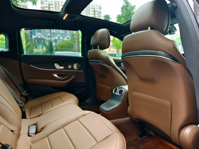 Mercedes-Benz E-Class — Фото автомобиля 13