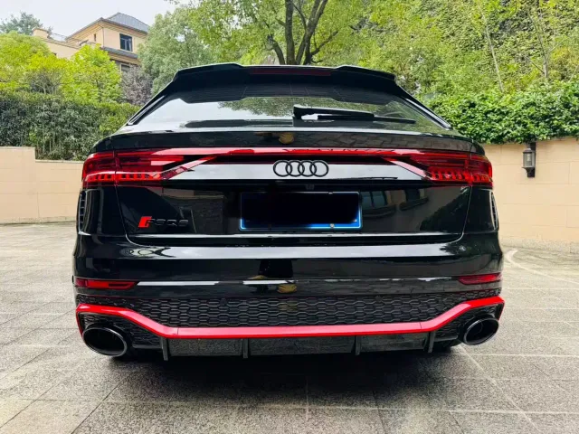 Audi RS Q8 — Фото автомобиля 4