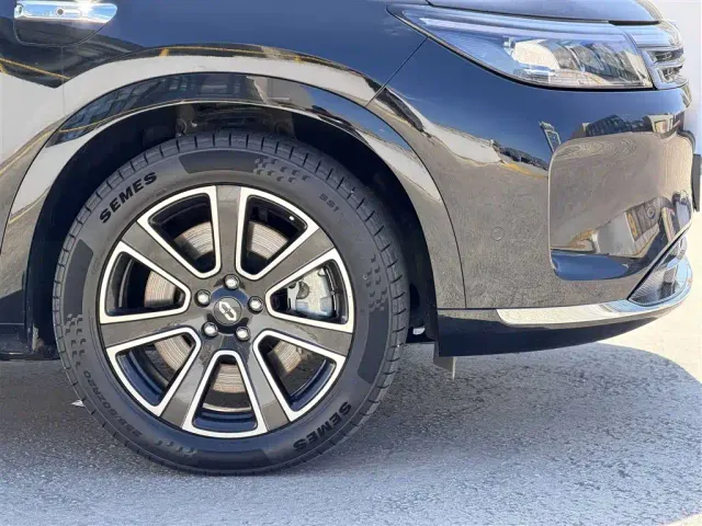 Aito M7 — Фото автомобиля 10
