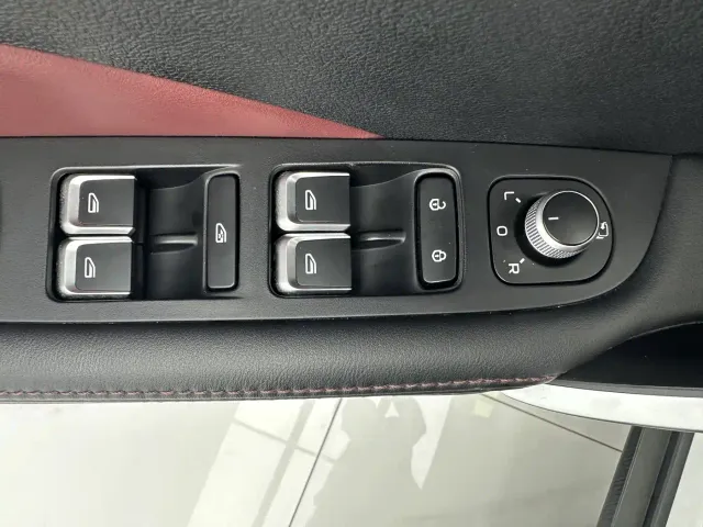 Geely Binyue — Фото автомобиля 13