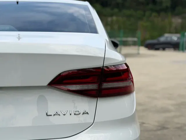 Volkswagen Lavida — Фото автомобиля 7