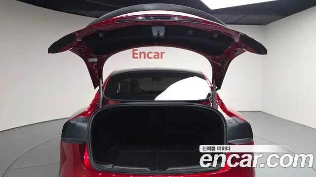 Tesla Model 3 — Фото автомобиля 26