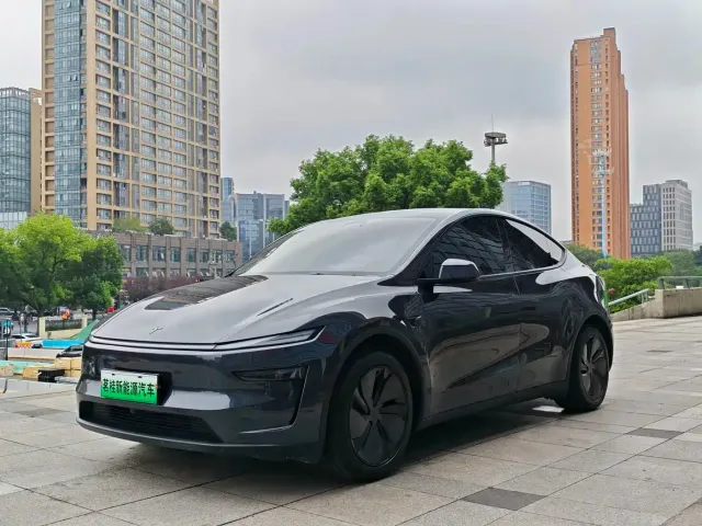 Фотография автомобиля — Tesla Model Y