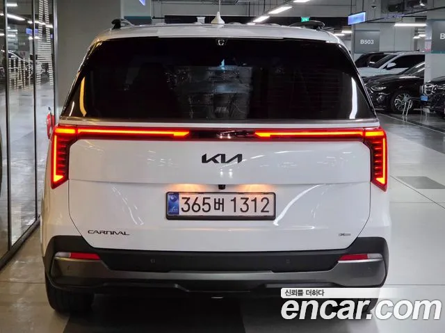 Kia Carnival 4th Gen — Фото автомобиля 3