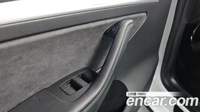 Tesla Model Y — Фото автомобиля 13