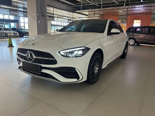 Фотография автомобиля — Mercedes-Benz C-Class