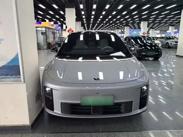 Li Auto i6 — Фото автомобиля 2