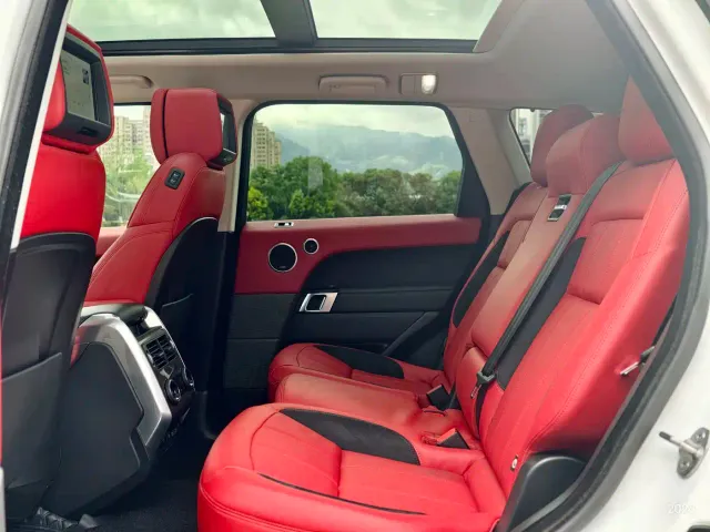 Land Rover Range Rover Sport — Фото автомобиля 5