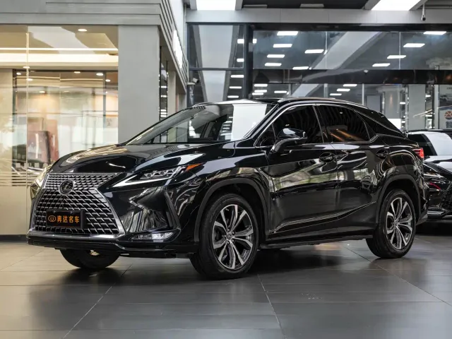 Фотография автомобиля — Lexus RX