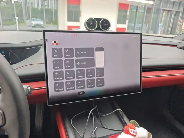 Xiaomi SU7 — Фото автомобиля 14