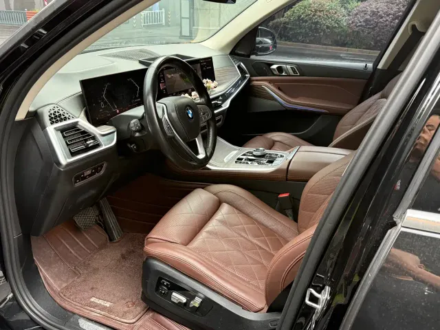 BMW X7 — Фото автомобиля 8