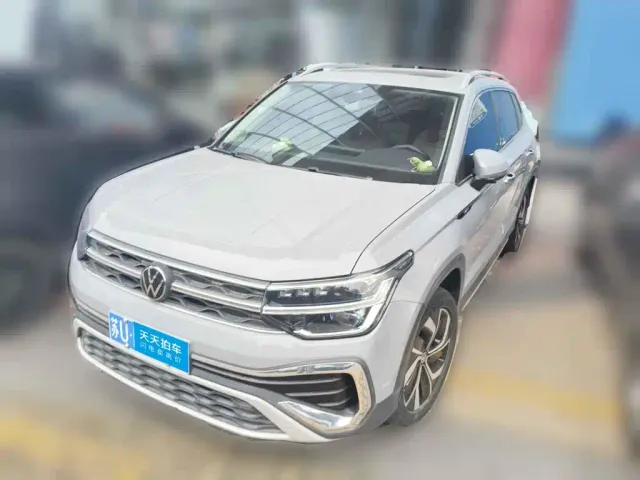 Фотография автомобиля — Volkswagen Tharu