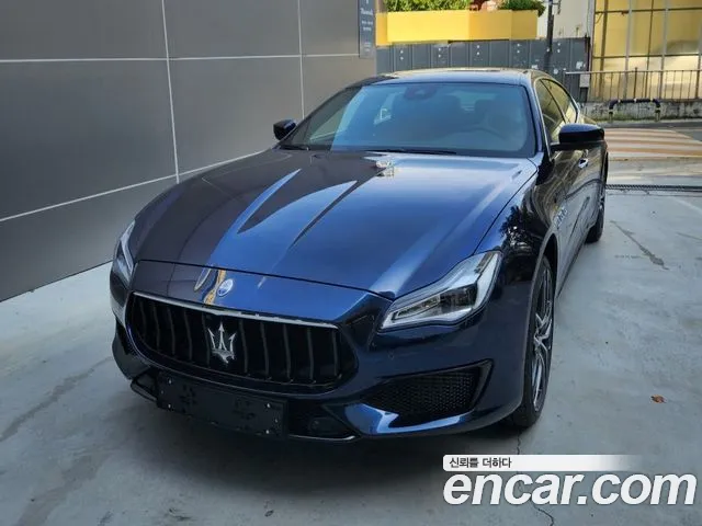Maserati Quattroporte — Фото автомобиля 16