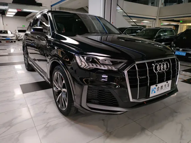 Audi Q7 — Фото автомобиля 6
