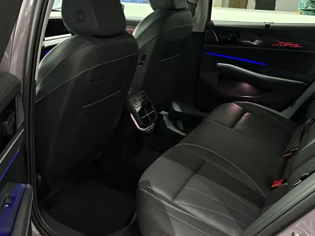 Volkswagen Passat — Фото автомобиля 8