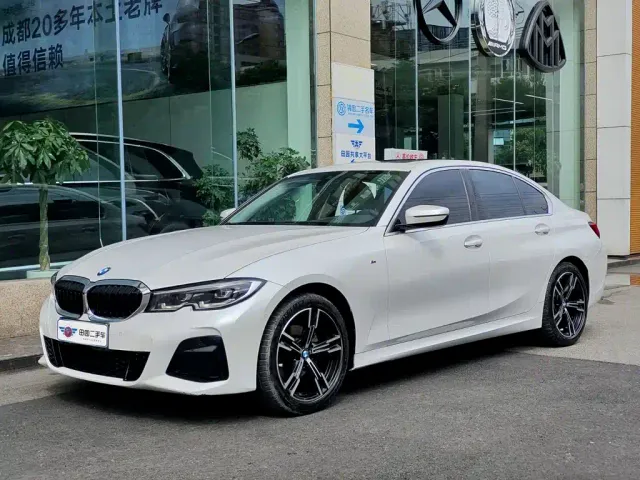 Фотография автомобиля — BMW 3 Series