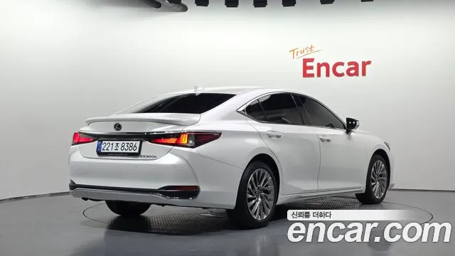 Lexus ES 7th Gen — Фото автомобиля 2