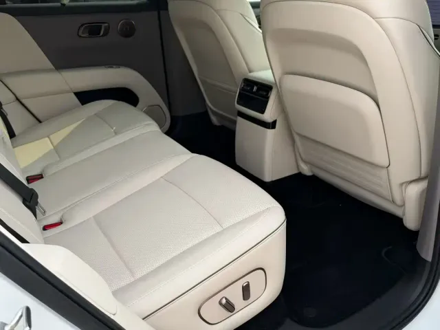 Li Auto i6 — Фото автомобиля 8