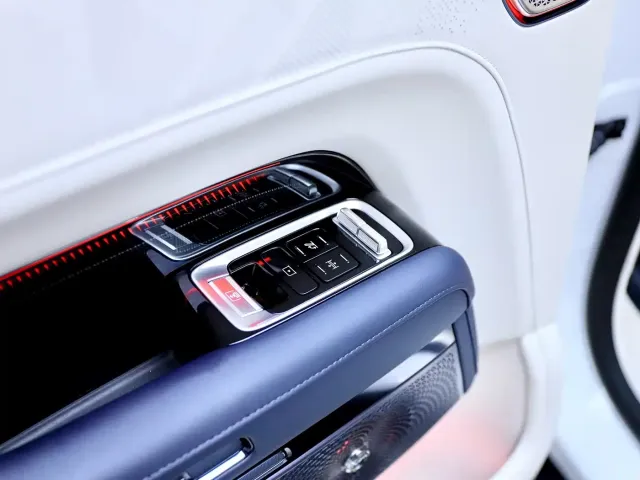 ZEEKR Zeekr 9X 2025 model Ultra Edition 70kWh — Фото автомобиля 21