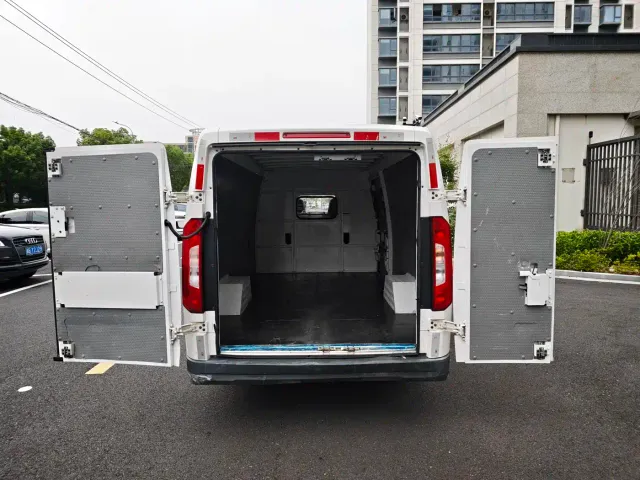 Foton Zhilan Jingling E7 — Фото автомобиля 13