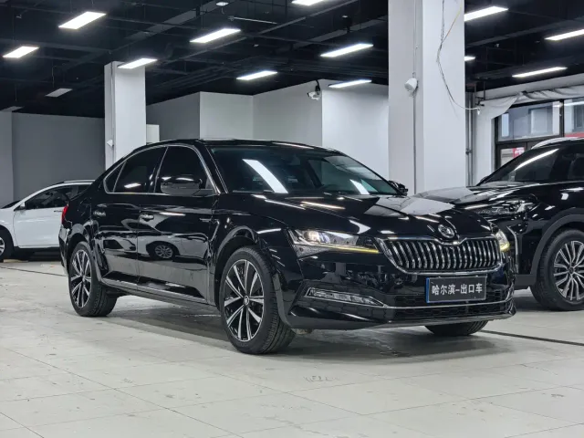 Skoda Superb — Фото автомобиля 3