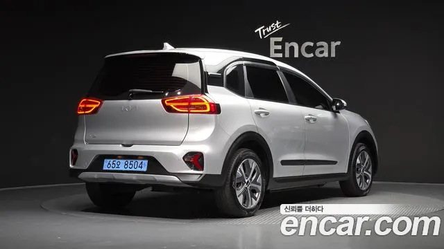 Kia Niro — Фото автомобиля 2