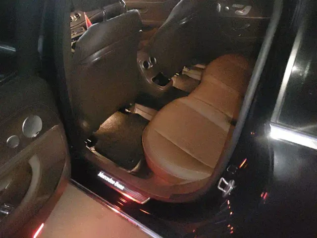 Mercedes-Benz E-Class — Фото автомобиля 3