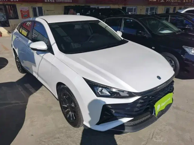 Dongfeng Yixuan — Фото автомобиля 3