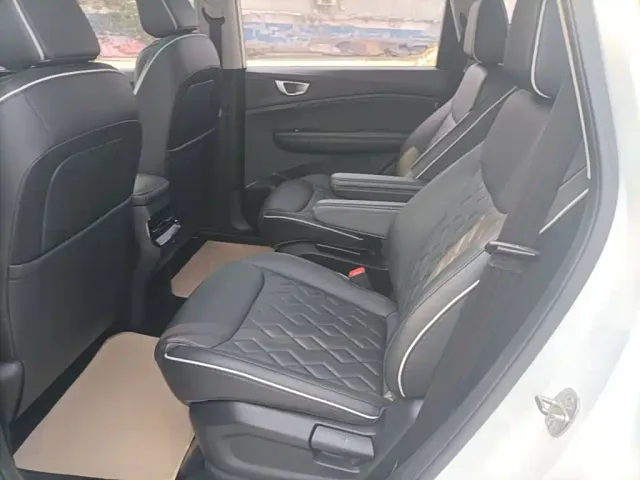 Wuling Jiachen — Фото автомобиля 16