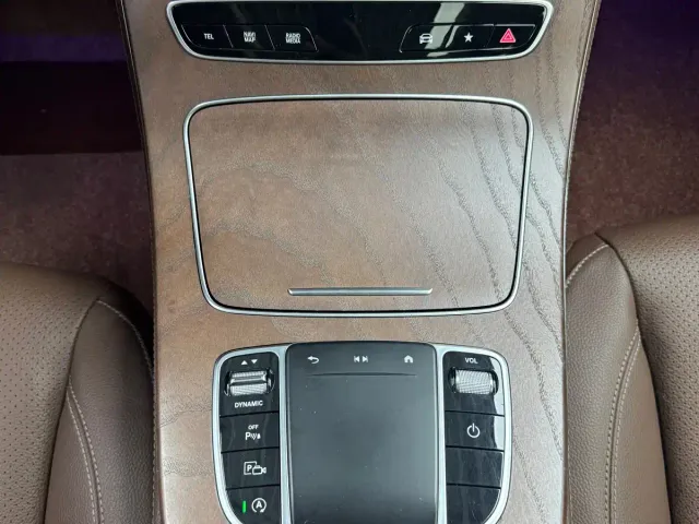 Mercedes-Benz E-Class — Фото автомобиля 16