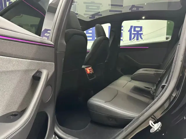 Tesla Model Y — Фото автомобиля 6