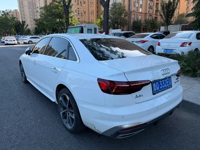 Audi A4L — Фото автомобиля 9
