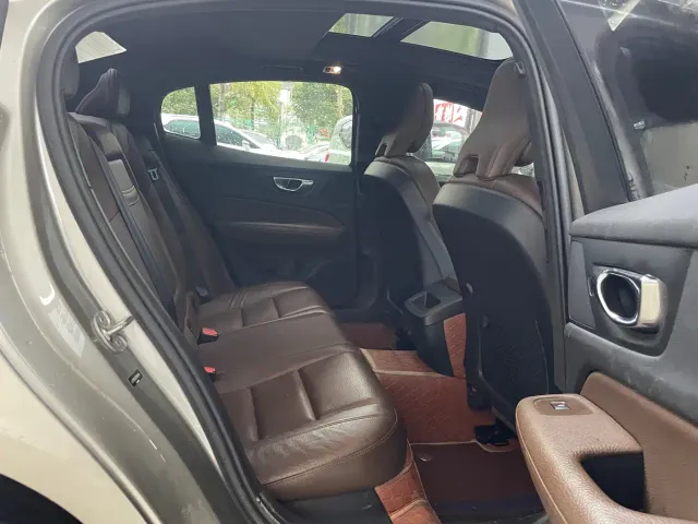 Volvo S60 — Фото автомобиля 16