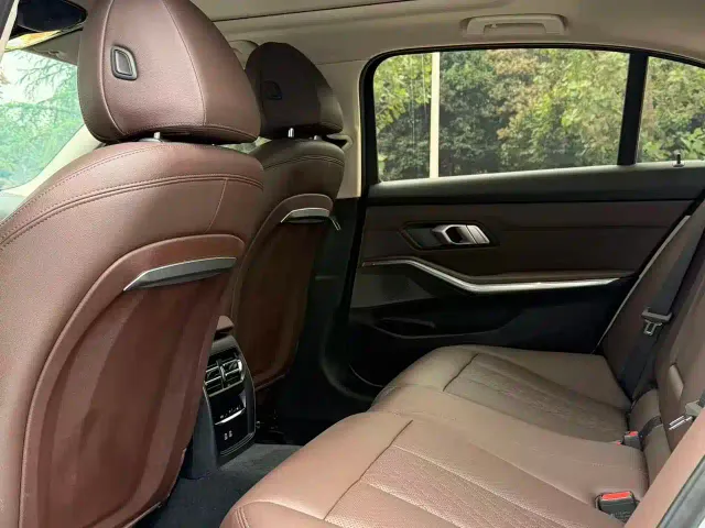 BMW 3 Series — Фото автомобиля 8