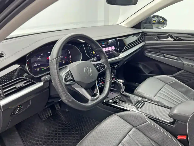 Volkswagen Passat — Фото автомобиля 15