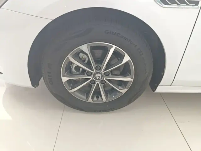 BYD Qin PLUS — Фото автомобиля 22