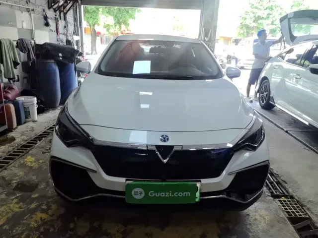 Venucia D60 EV — Фото автомобиля 2