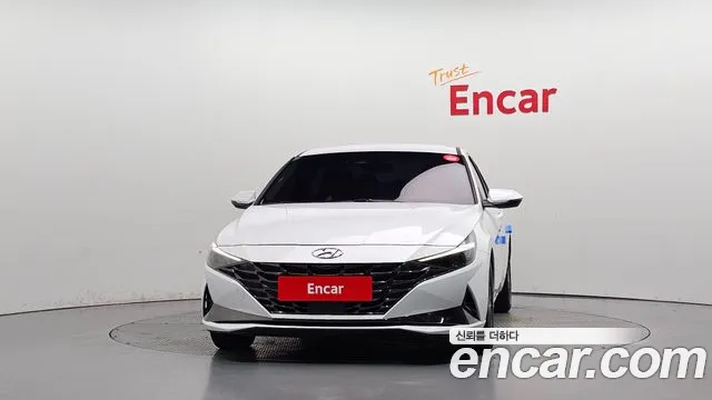 Hyundai Avante CN7 — Фото автомобиля 3