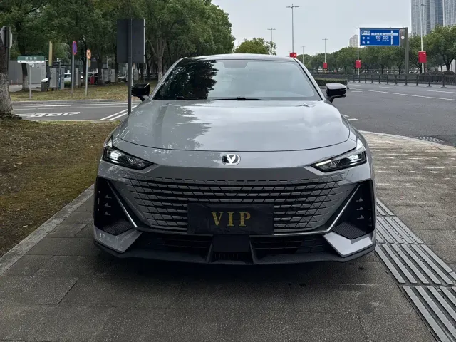 Changan UNI-V — Фото автомобиля 2