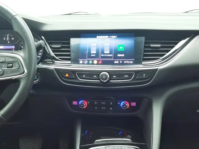 Buick Regal — Фото автомобиля 12