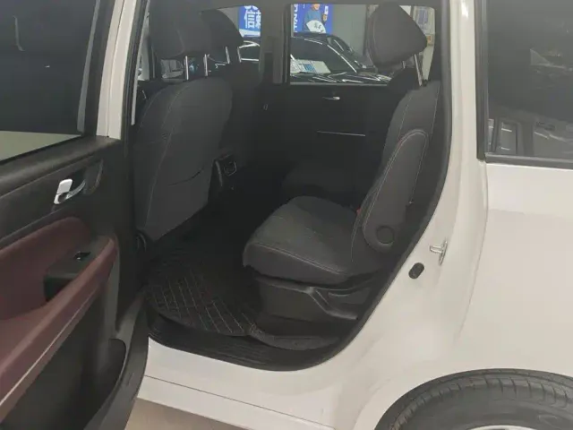 GAC Trumpchi M6 — Фото автомобиля 11